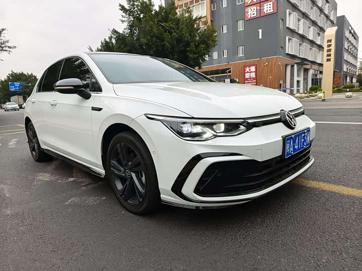 Фото 3 - Volkswagen Golf