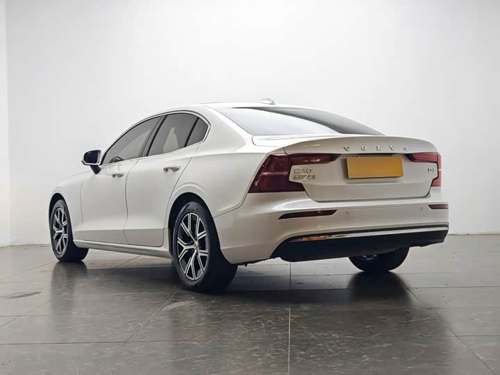 Photo 4 - Volvo S60