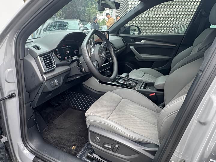 Фото 8 - Audi Q5L Sportback