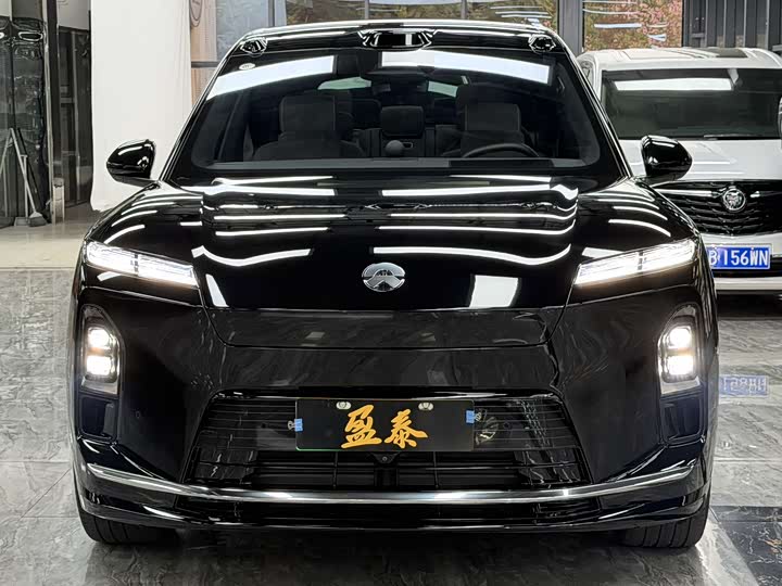 Фото 2 - Nio ES8