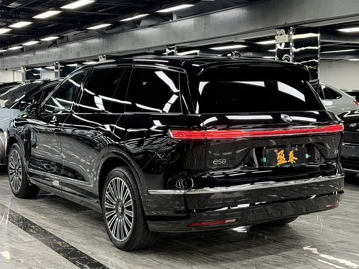 Фото 7 - Nio ES8