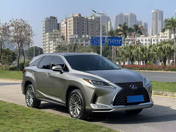 Фото 3 - Lexus RX