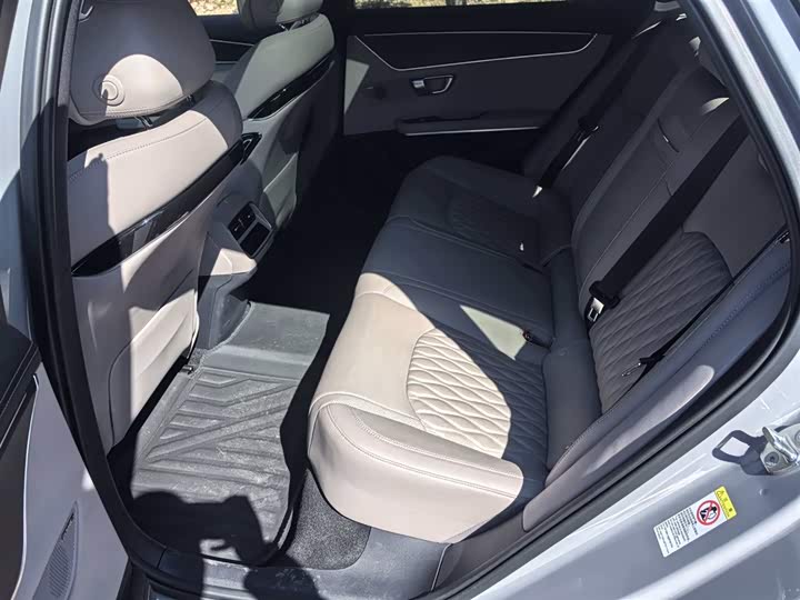 Фото 3 - BYD Han