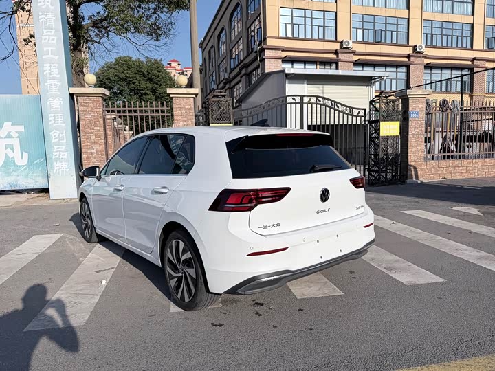 Фото 4 - Volkswagen Golf