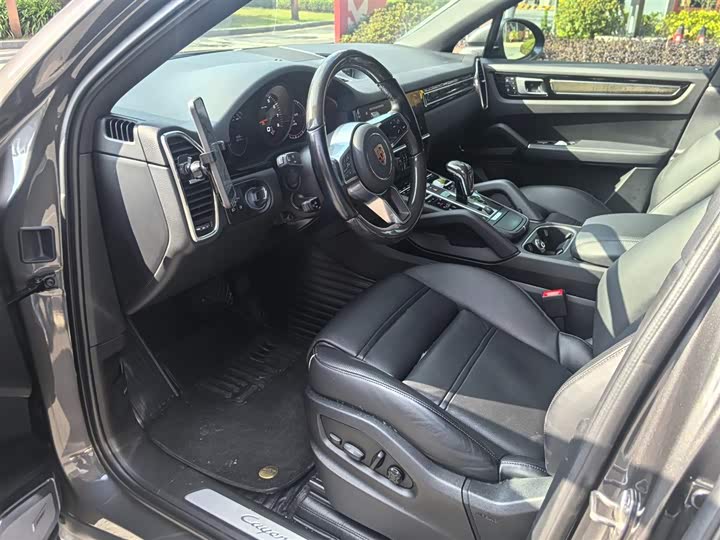 Фото 3 - Porsche Cayenne