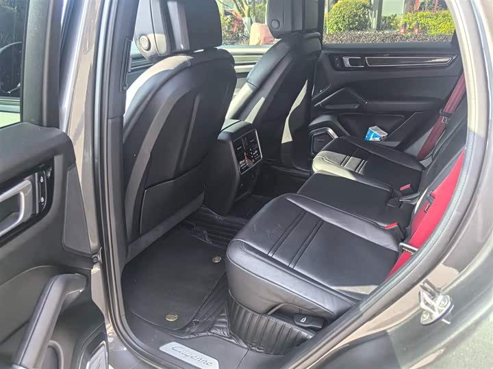 Фото 5 - Porsche Cayenne