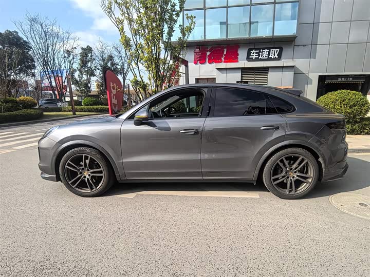 Фото 8 - Porsche Cayenne