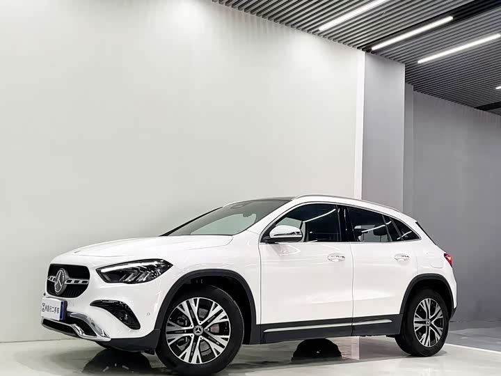 Фото 1 - Mercedes-Benz GLA-Class
