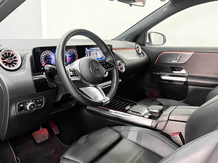 Фото 7 - Mercedes-Benz GLA-Class