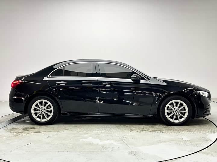 Фото 4 - Mercedes-Benz A-Class