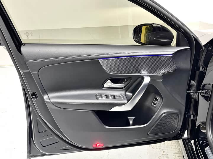 Фото 8 - Mercedes-Benz A-Class