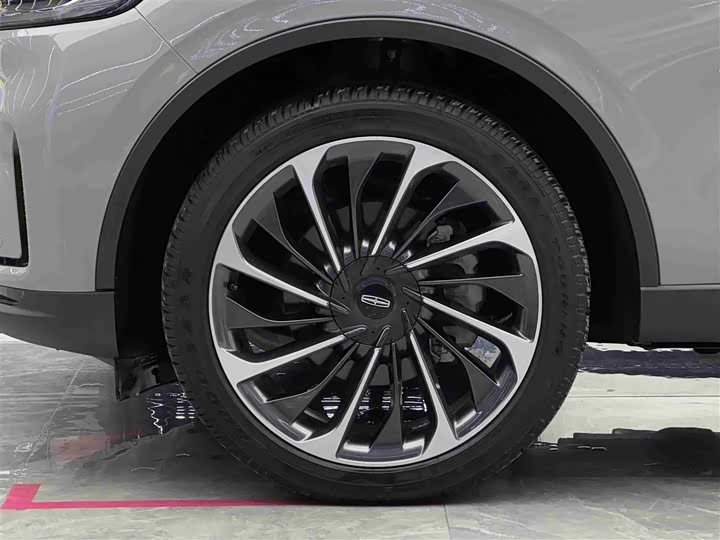 Фото 4 - Lincoln Aviator