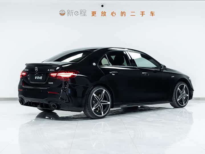 Фото 6 - Mercedes-Benz A-Class AMG