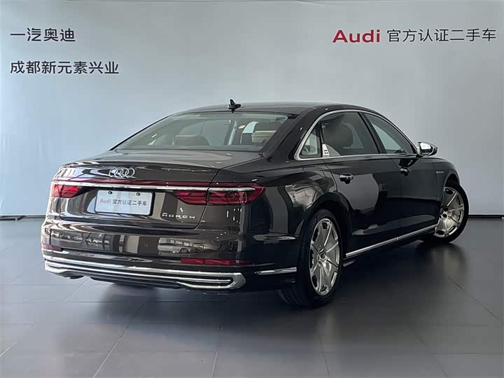 Фото 4 - Audi A8