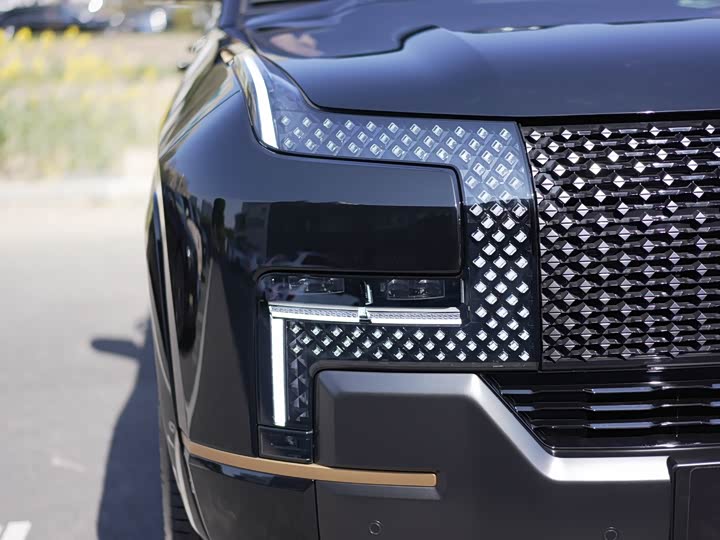 Фото 5 - BYD Yangwang U8