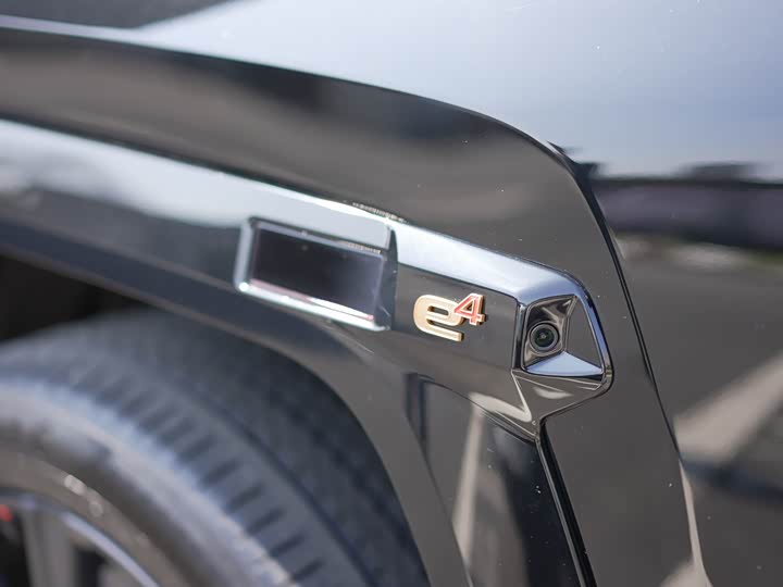 Фото 8 - BYD Yangwang U8