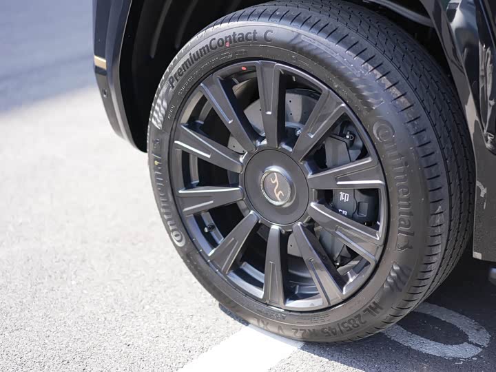 Фото 9 - BYD Yangwang U8