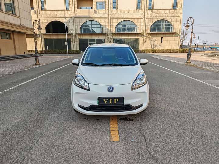 Фото 2 - Changan BenBen E-Star