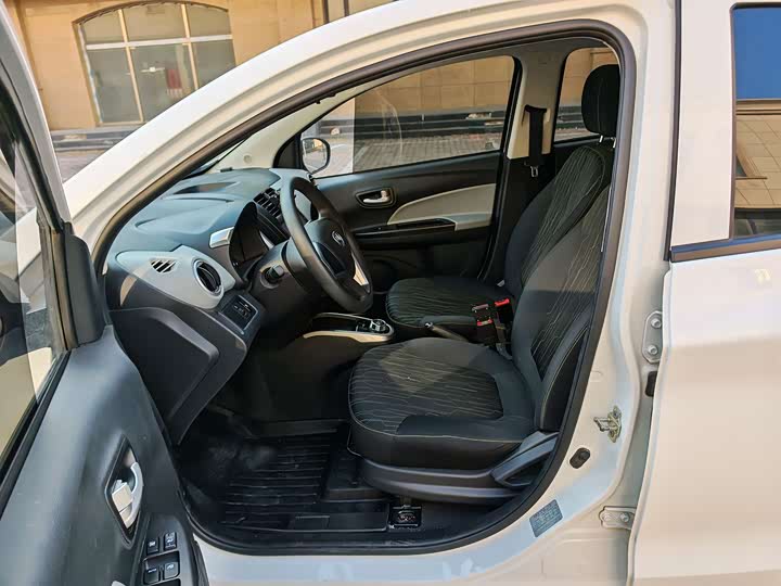 Фото 7 - Changan BenBen E-Star