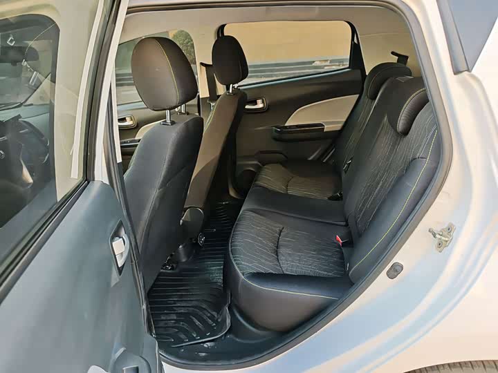 Фото 8 - Changan BenBen E-Star