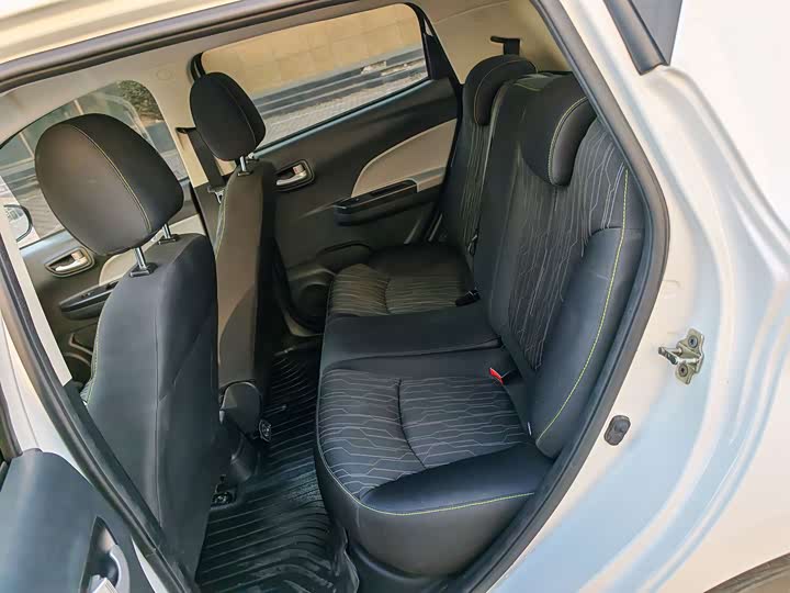 Фото 9 - Changan BenBen E-Star