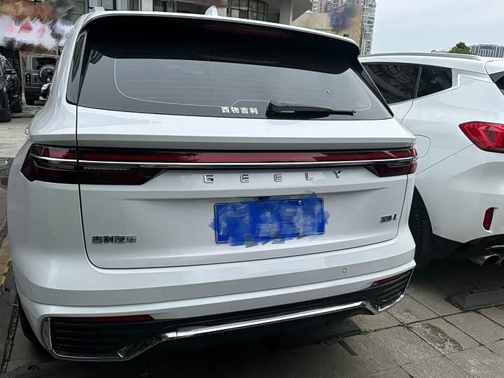 Фото 4 - Geely Monjaro