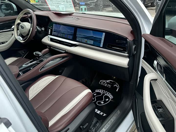 Фото 9 - Geely Monjaro