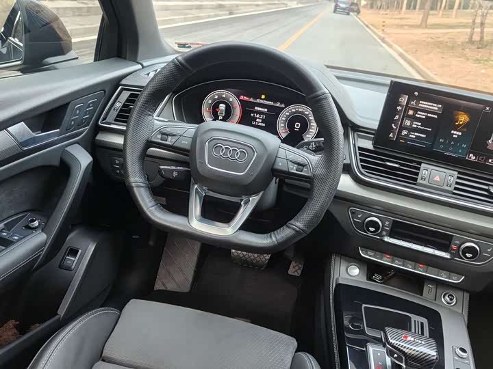 Фото 6 - Audi Q5L Sportback