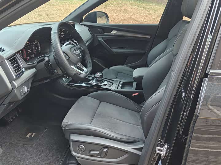 Фото 9 - Audi Q5L Sportback