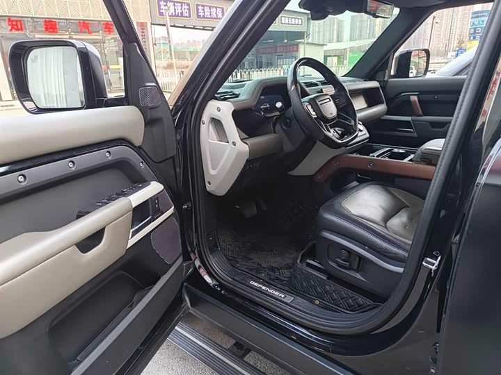 Фото 9 - Land Rover Defender