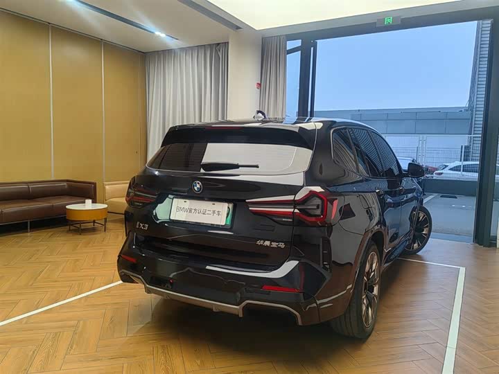 Фото 4 - BMW iX3