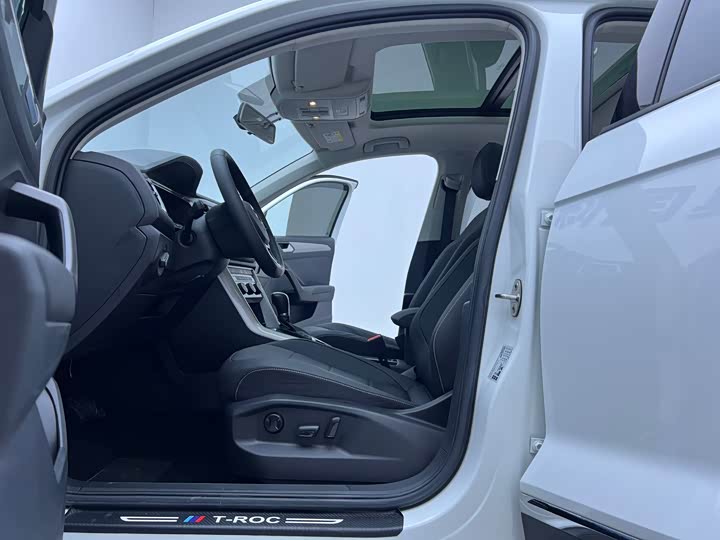 Фото 8 - Volkswagen T-Roc