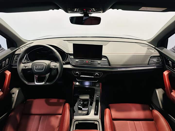 Фото 7 - Audi Q5L