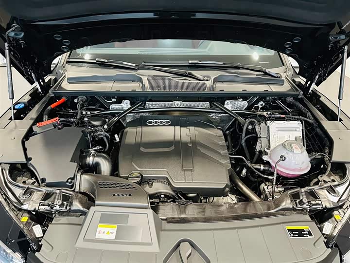 Фото 9 - Audi Q5L