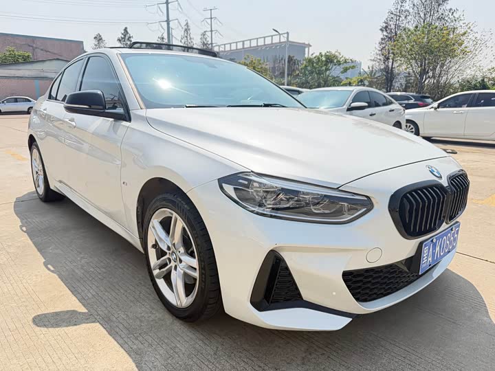 Фото 3 - BMW 1 Series