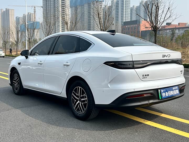 Photo 6 - BYD Seal 05 DM-i Hybrid