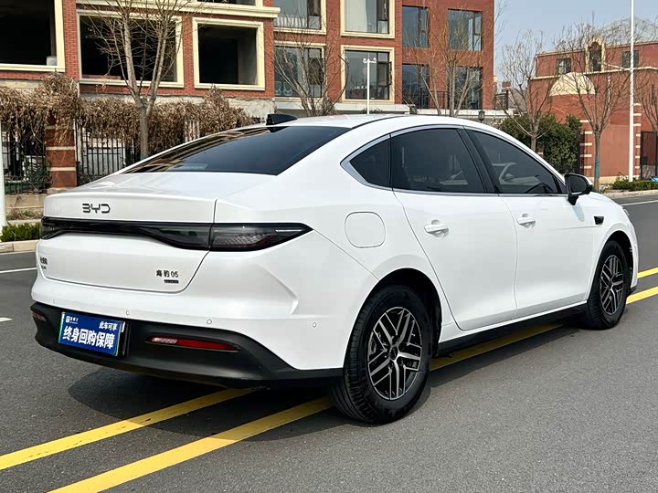 Photo 8 - BYD Seal 05 DM-i Hybrid