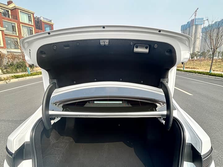 Photo 9 - BYD Seal 05 DM-i Hybrid