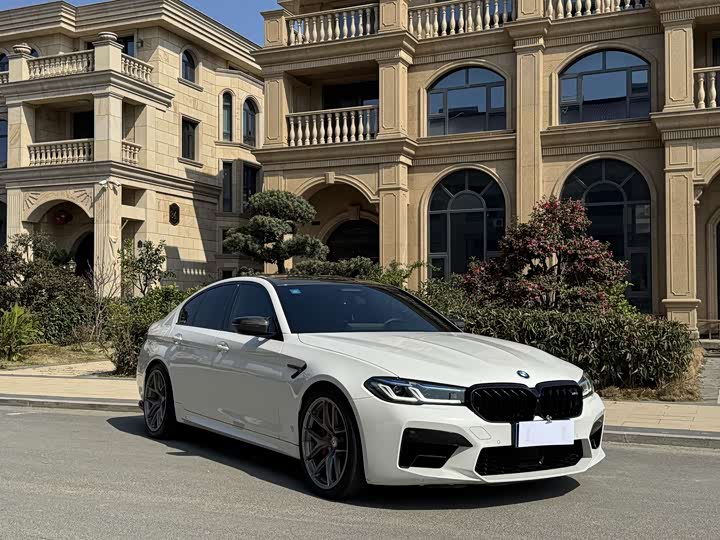 Photo 3 - BMW M5