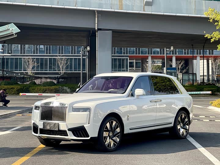 Фото 2 - Rolls-Royce Cullinan