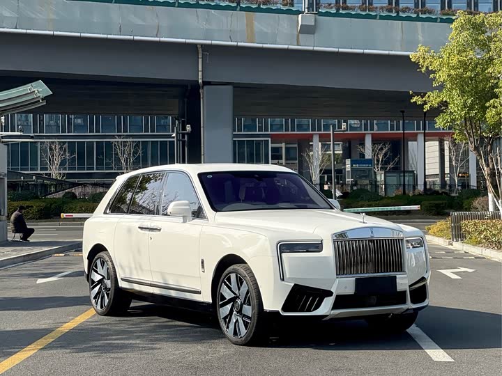 Фото 3 - Rolls-Royce Cullinan