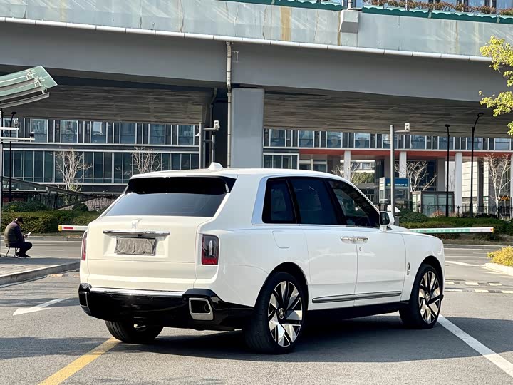 Фото 7 - Rolls-Royce Cullinan