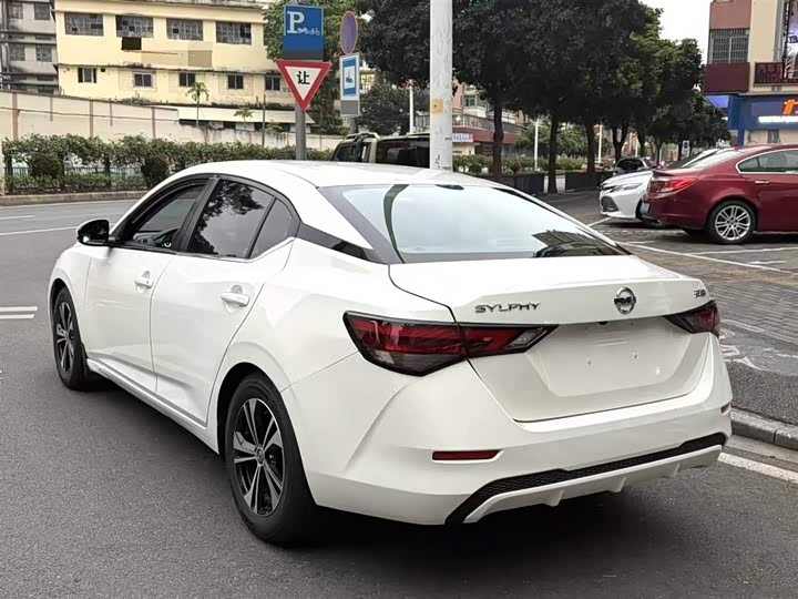 Фото 7 - Nissan Sylphy