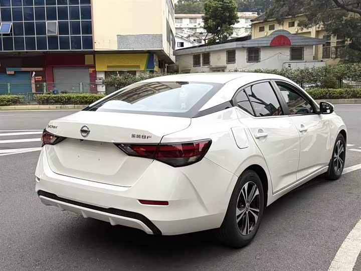 Фото 9 - Nissan Sylphy