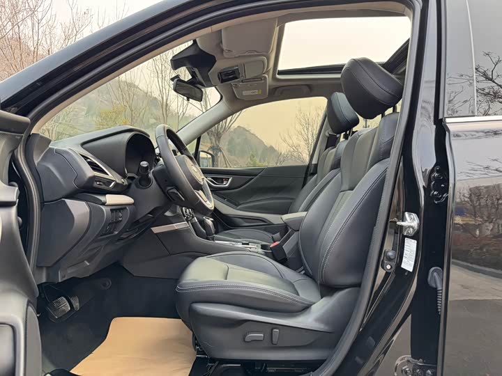 Фото 8 - Subaru Forester