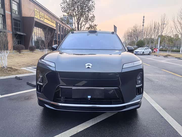 Фото 2 - Nio ES8