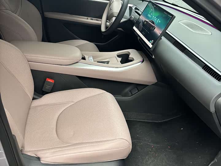 Фото 7 - XPeng Mona M03