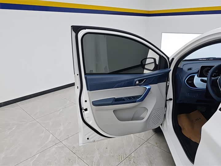 Фото 7 - Changan BenBen E-Star