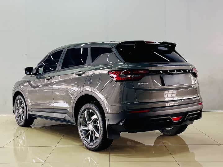 Фото 8 - Geely Coolray