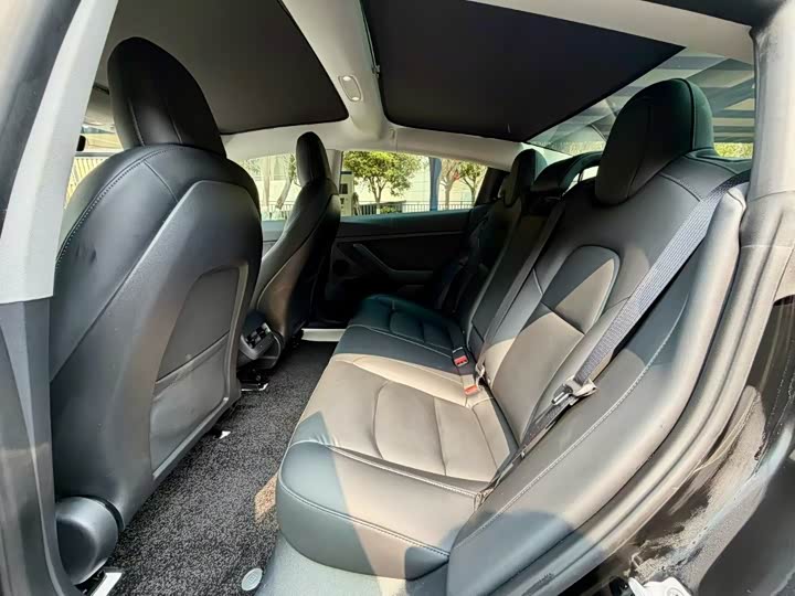 Фото 5 - Tesla Model 3